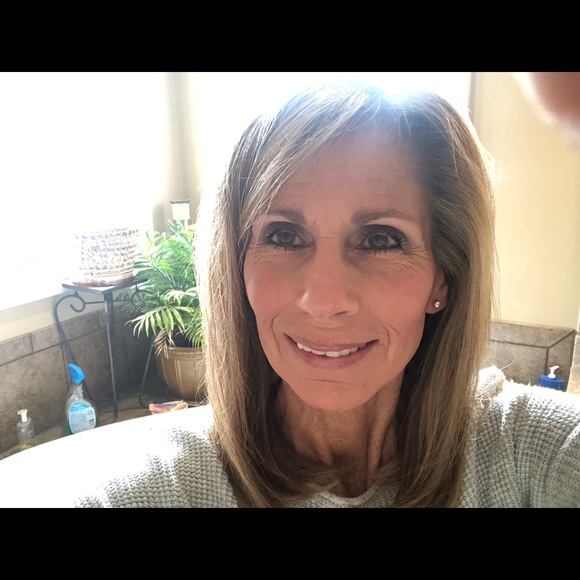 Meet your Posher, Christy - Picture 1 of 1